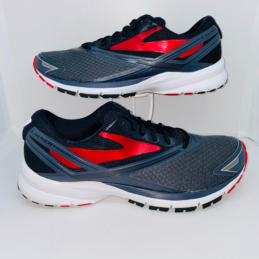 Brooks Launch Black and Red Athletic Shoes! Size 11 D! EUC!